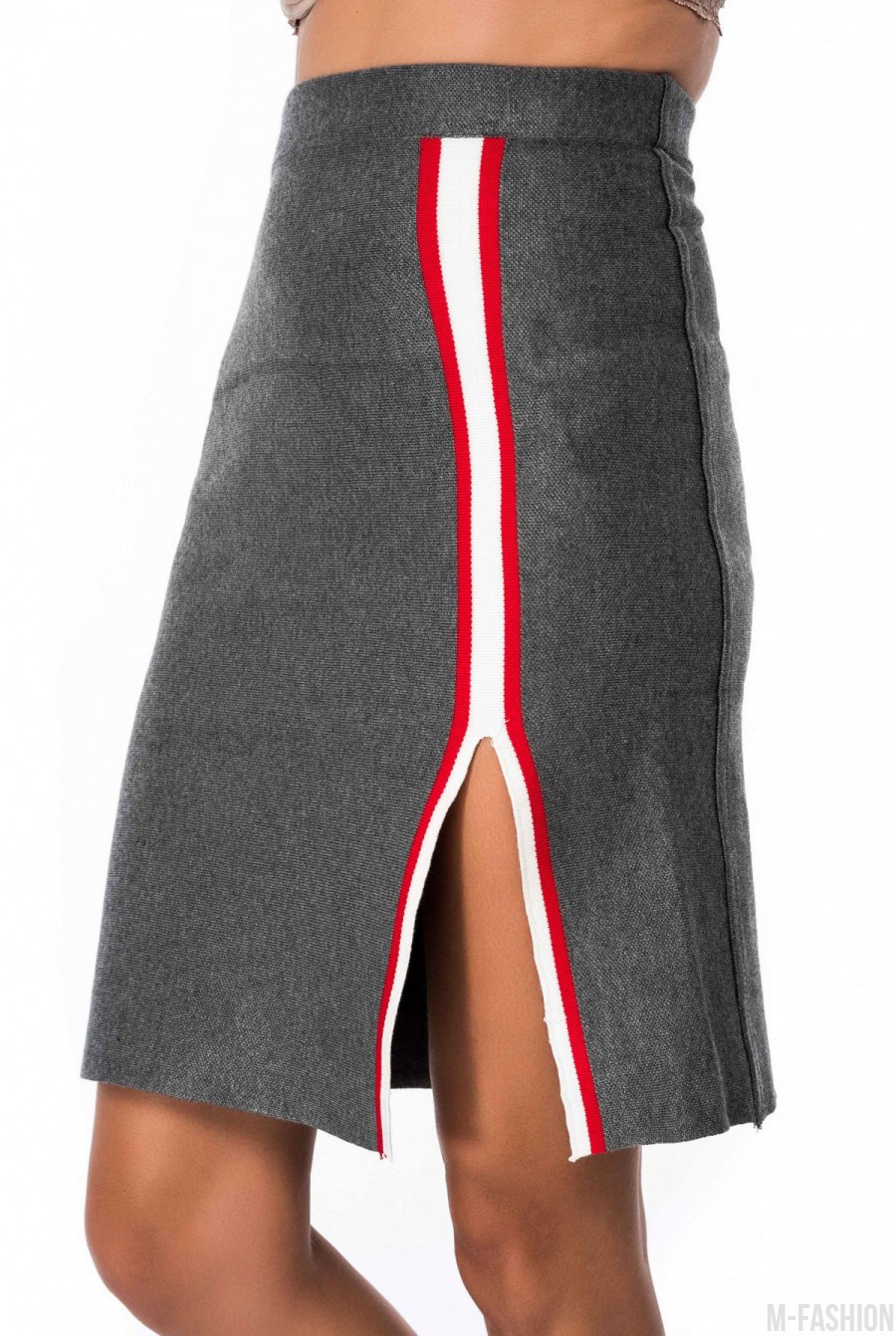 Серая юбка с разрезом, отделанным тесьмой- Фото 3