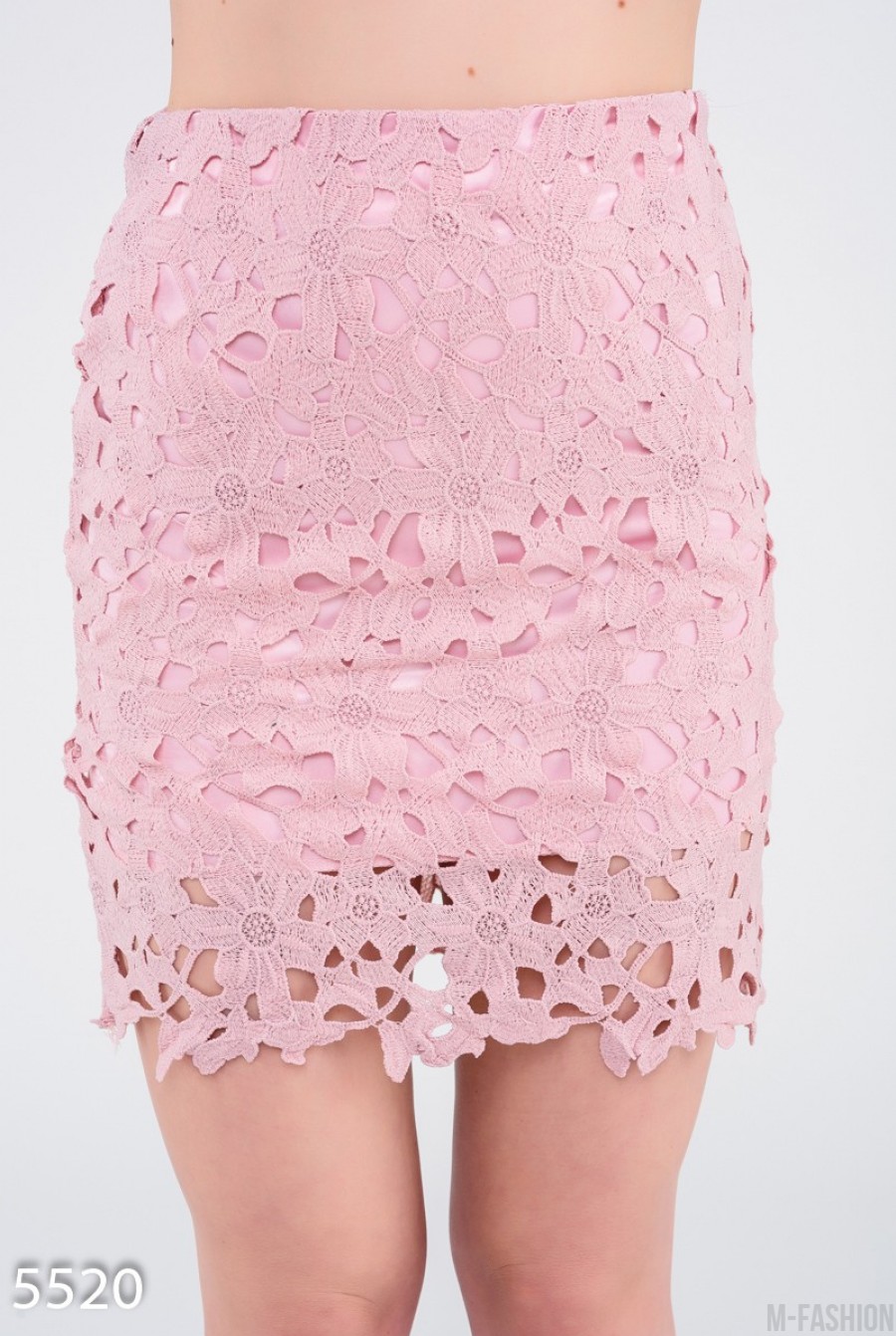 Розовая кружевная юбка-карандаш на трикотажной основе - Фото 1