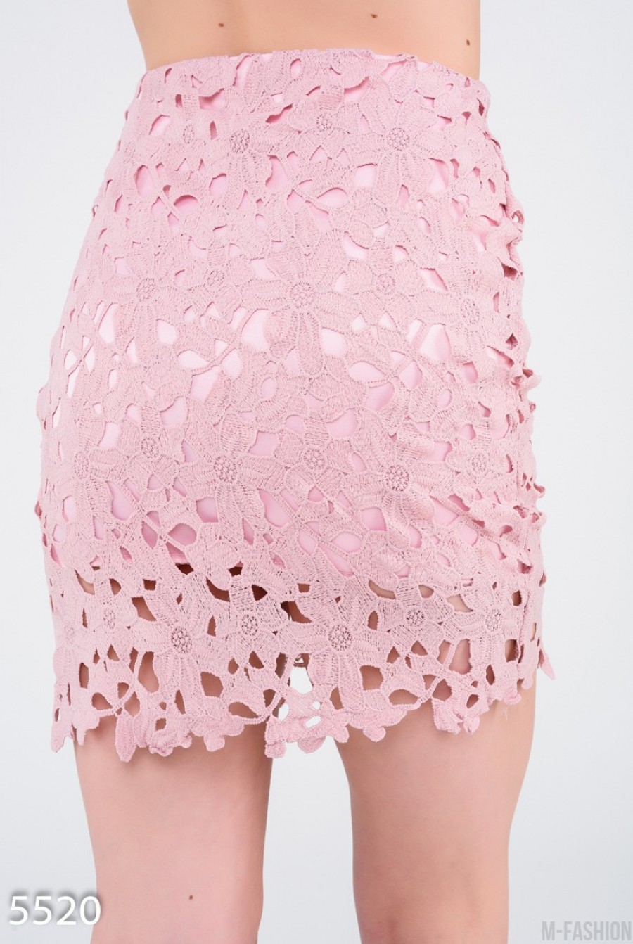 Розовая кружевная юбка-карандаш на трикотажной основе- Фото 3