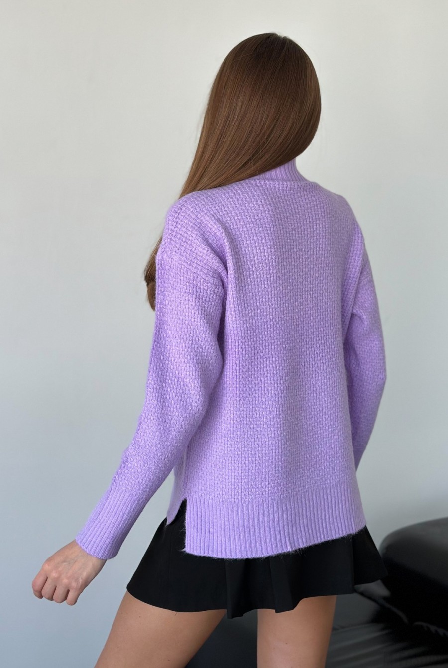 Агноровый свободный свитер сиреневого цвета - Фото 3
