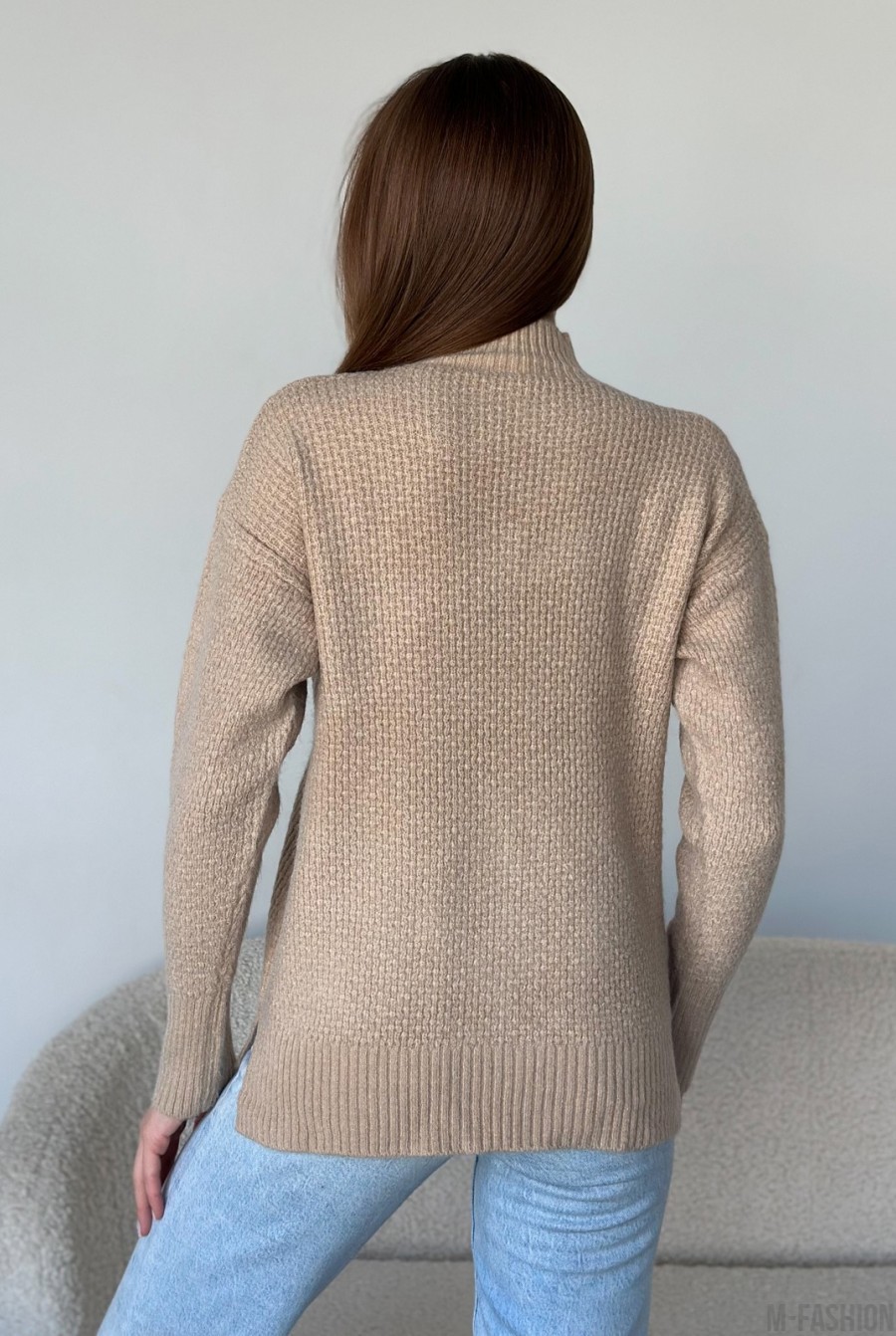 Агноровый свободный свитер темно-бежевого цвета - Фото 3