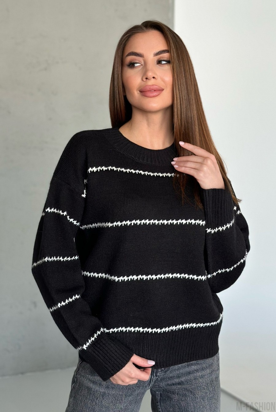 Ангоровый вязаный свитер черного цвета в полоску  - Фото 1