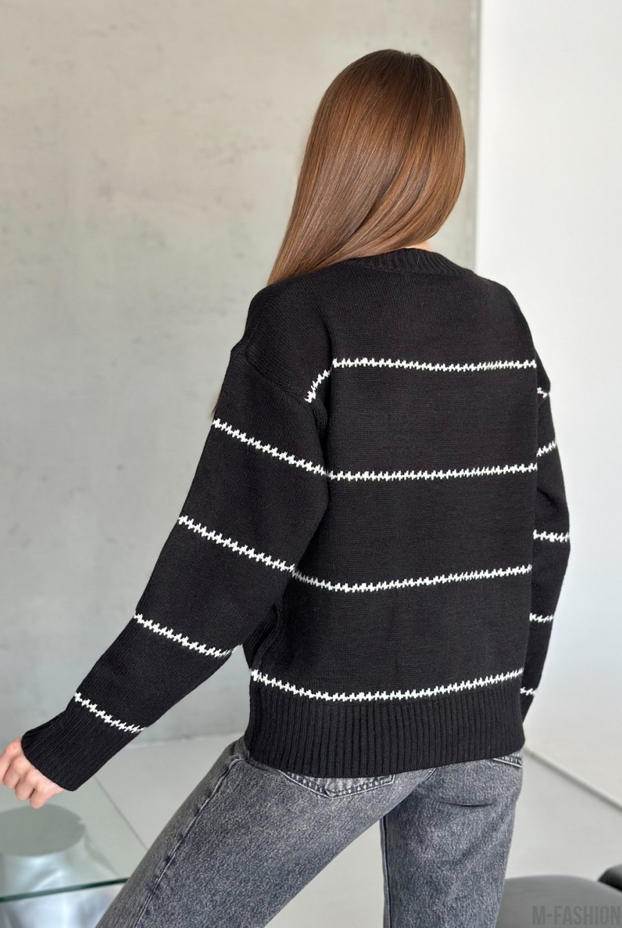Ангоровый вязаный свитер черного цвета в полоску - Фото 3