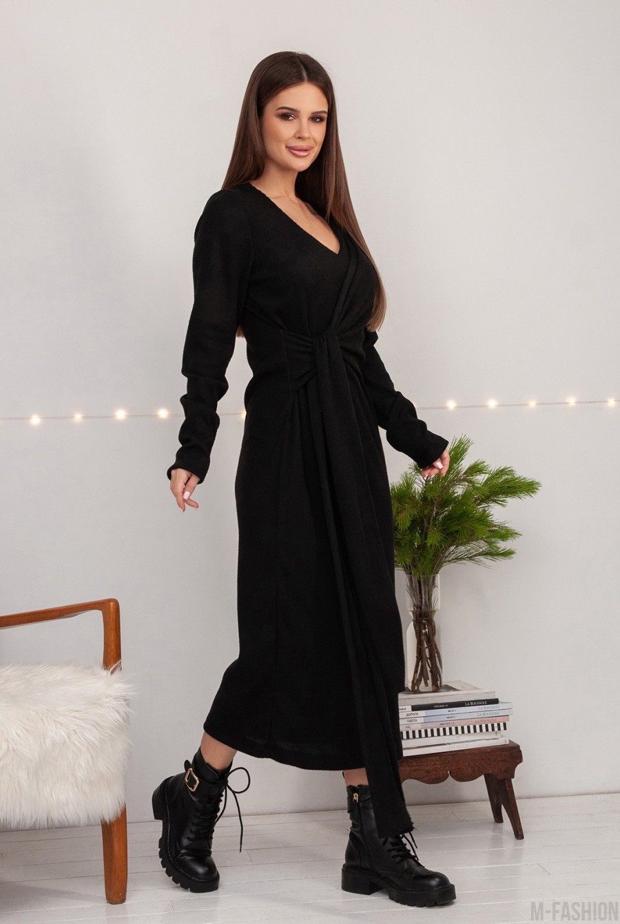 Черное ангоровое платье с боковой завязкой - Фото 2