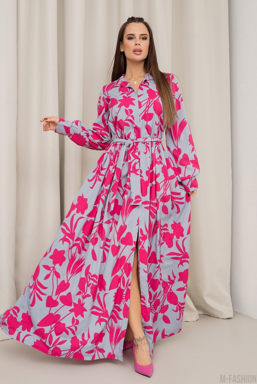 Длинное серо-розовое платье с разрезом  - Фото 1