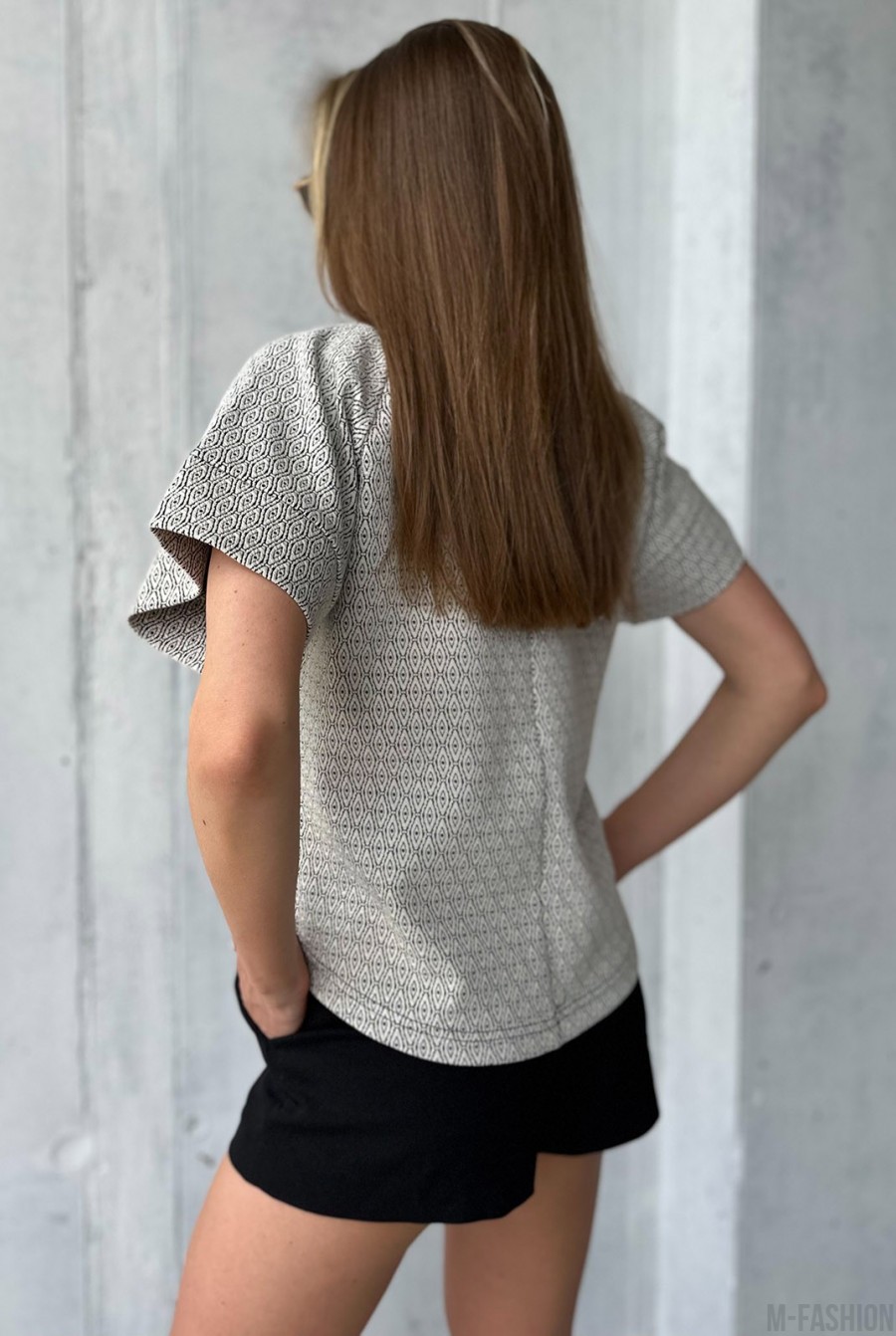 Фактурная блуза с короткими рукавами - Фото 3