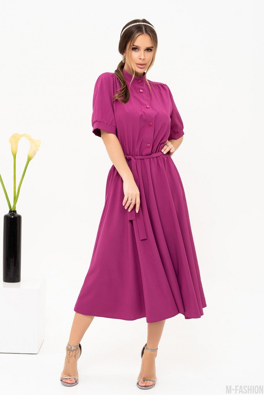 Фиолетовое платье-рубашка миди длины  - Фото 1