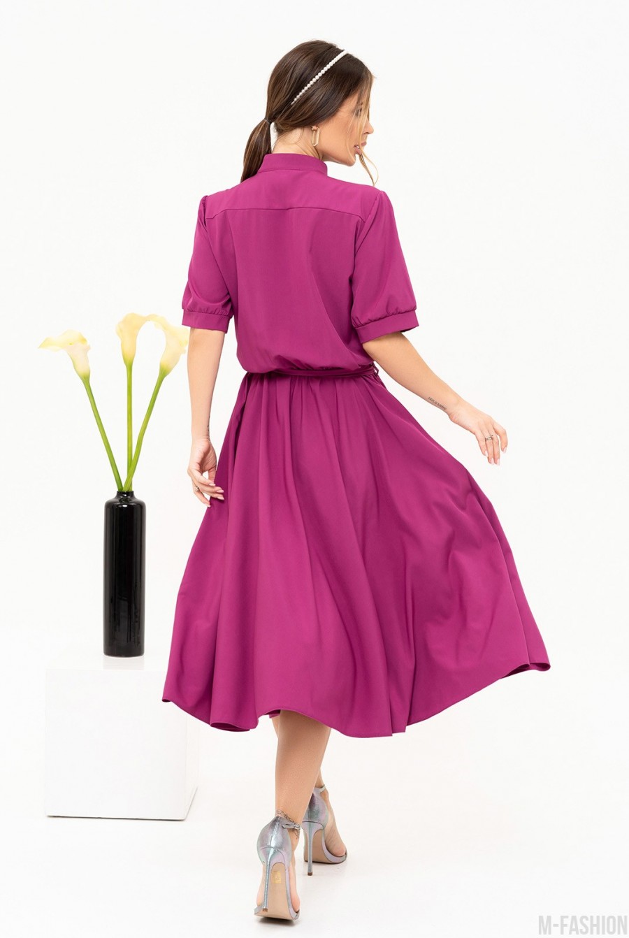 Фиолетовое платье-рубашка миди длины - Фото 3