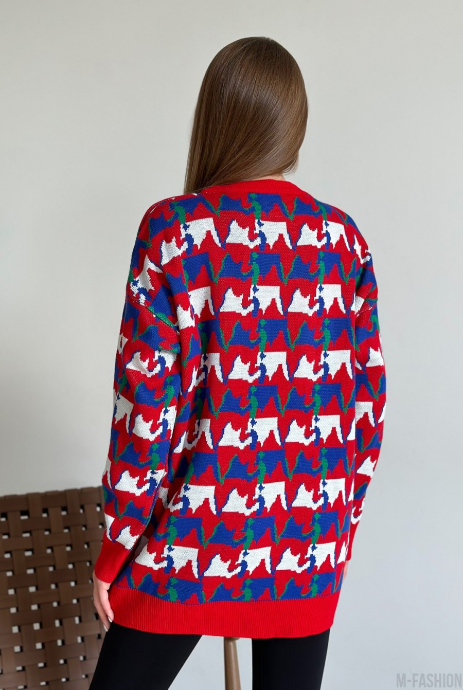 Красно-синий свободный свитер с орнаментом - Фото 4