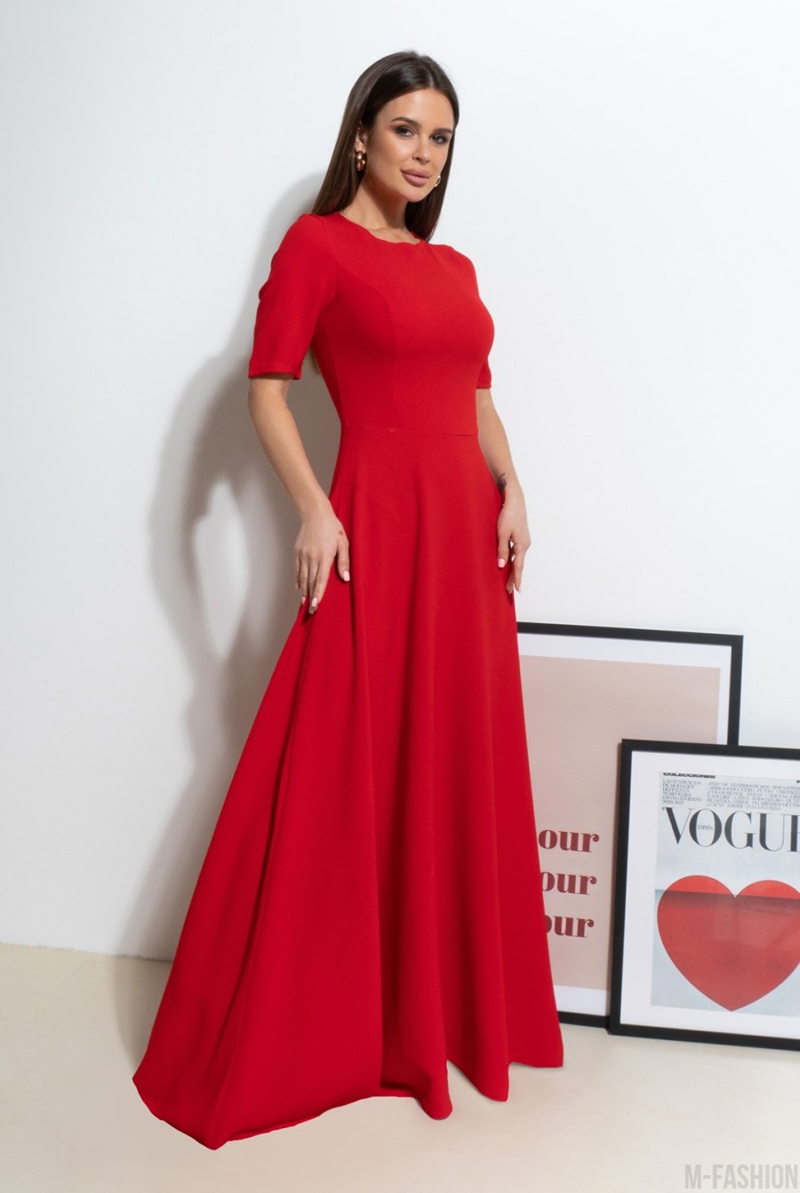 Красное длинное платье с расклешенным низом - Фото 2