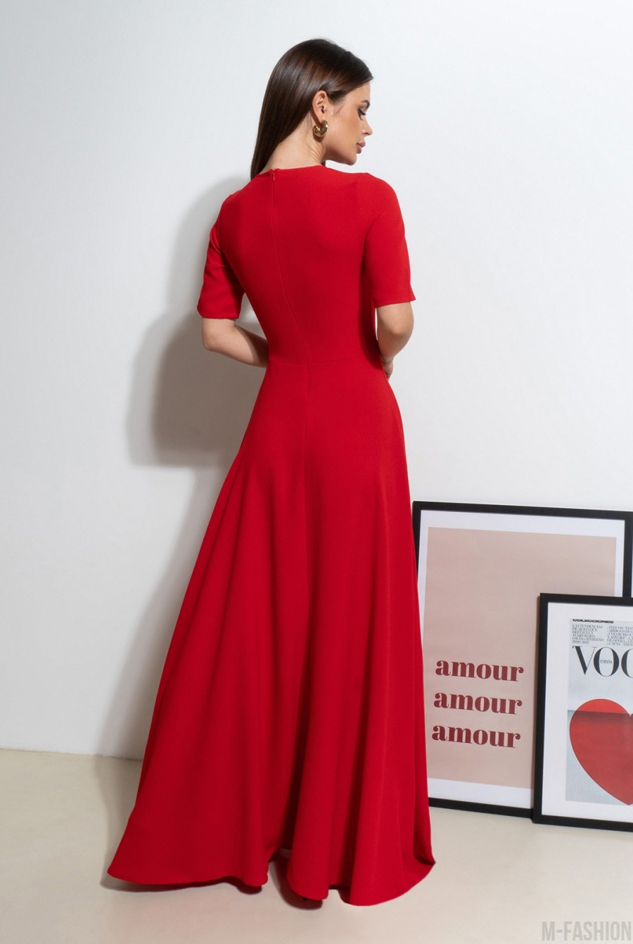 Красное длинное платье с расклешенным низом - Фото 3