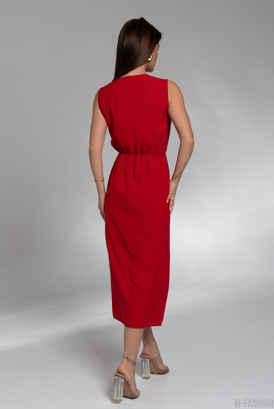 Красное платье без рукавов кроя на запах - Фото 3