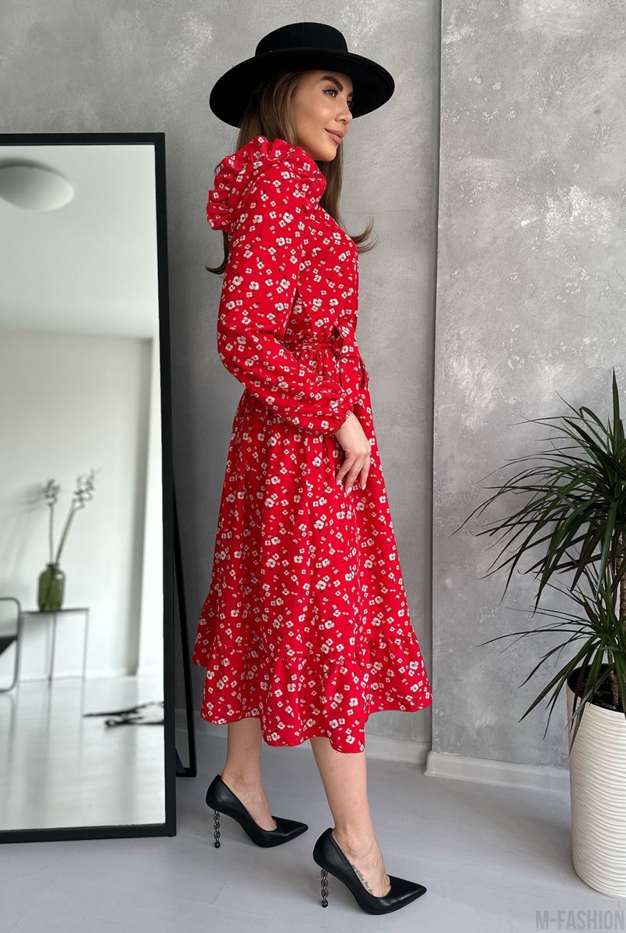 Красное платье с рюшами и воланом - Фото 2