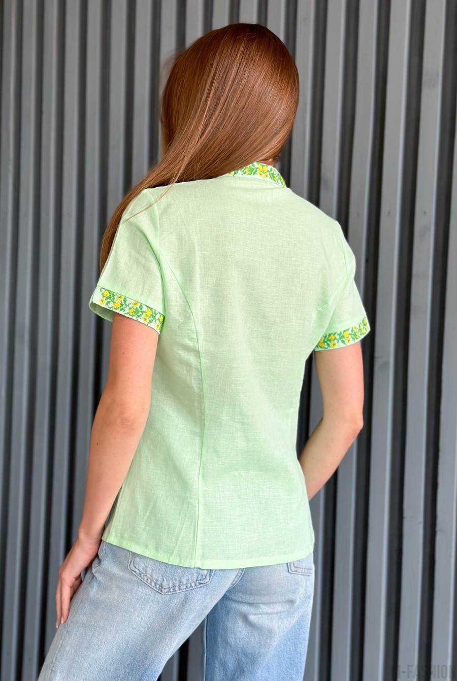 Салатовая рубашка из льна с вышивкой - Фото 3