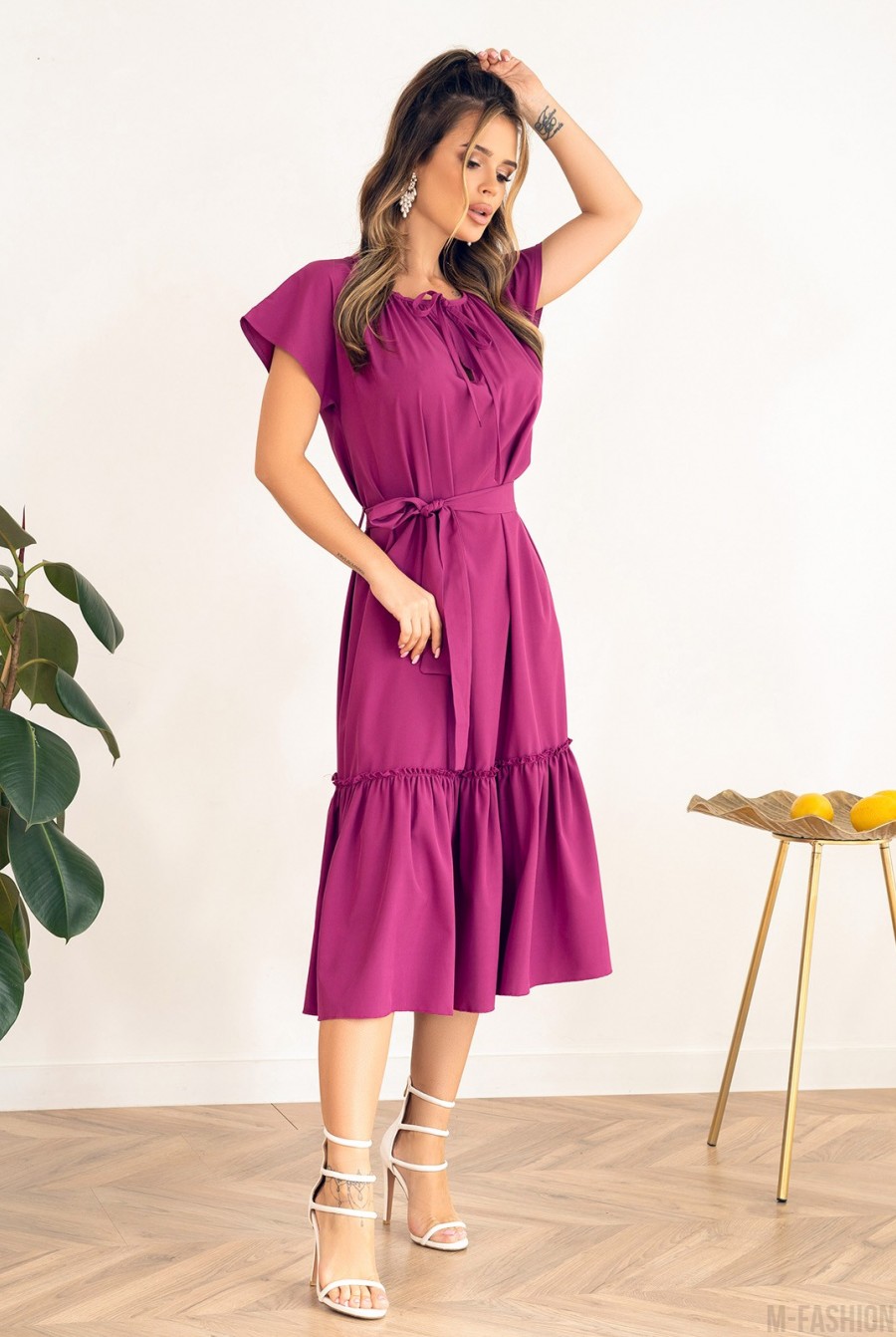 Свободное фиолетовое платье с воланом - Фото 2