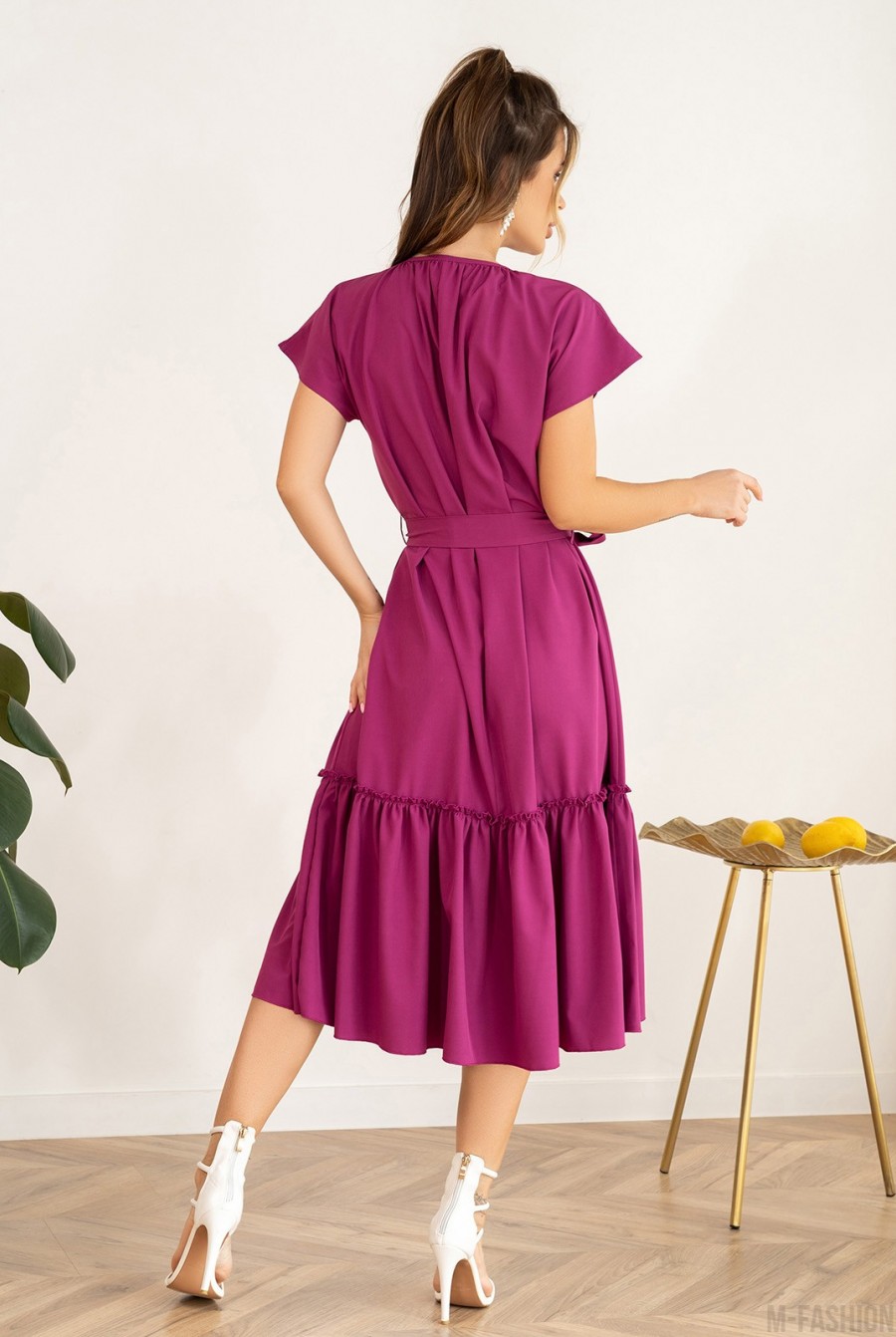 Свободное фиолетовое платье с воланом - Фото 3