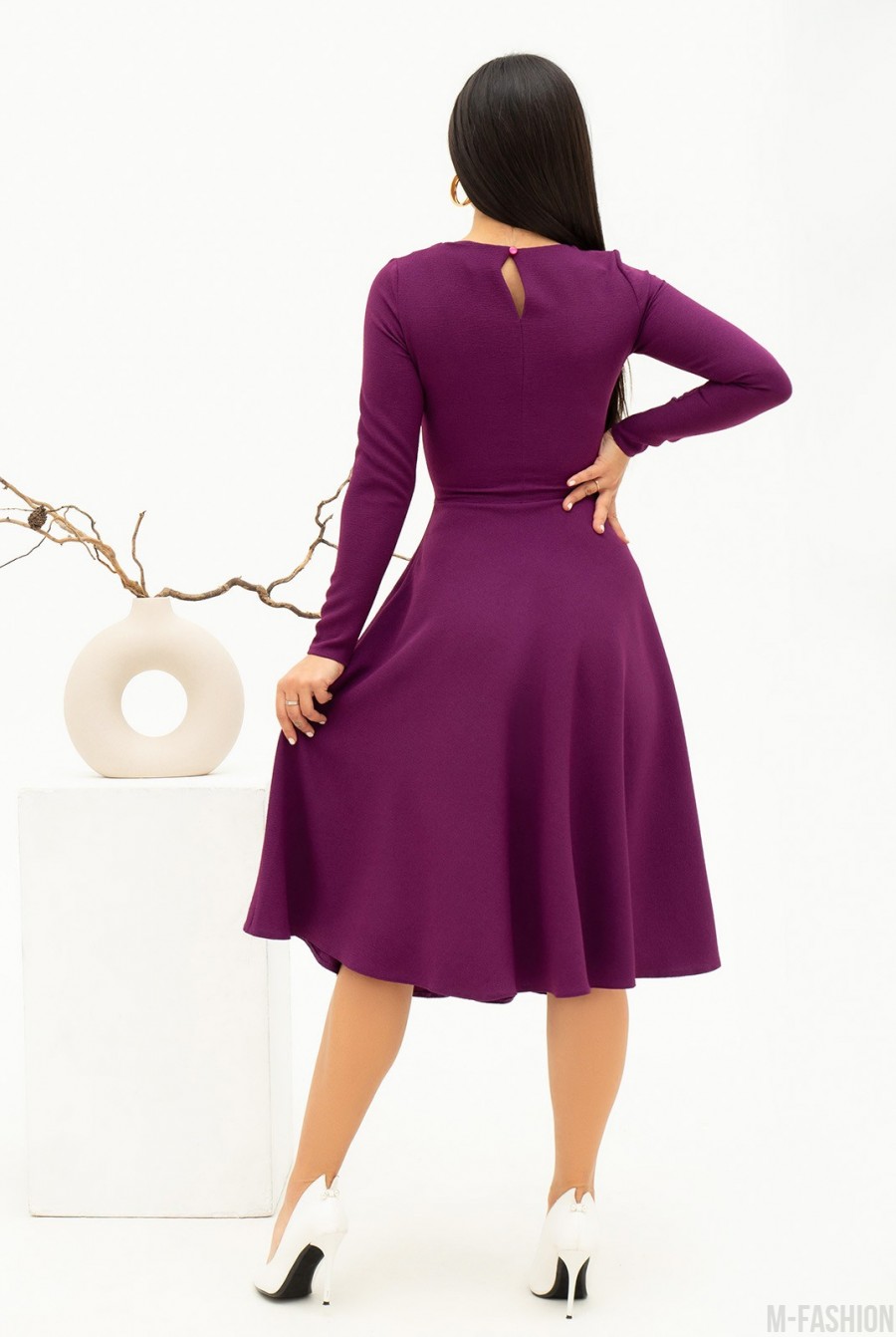 Бордовое классическое платье с расклешенным низом - Фото 3
