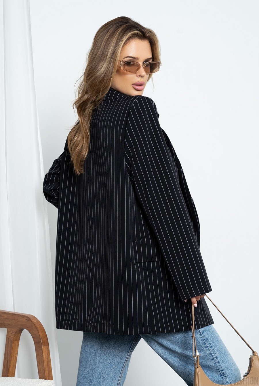 Черный полосатый двубортный пиджак - Фото 3