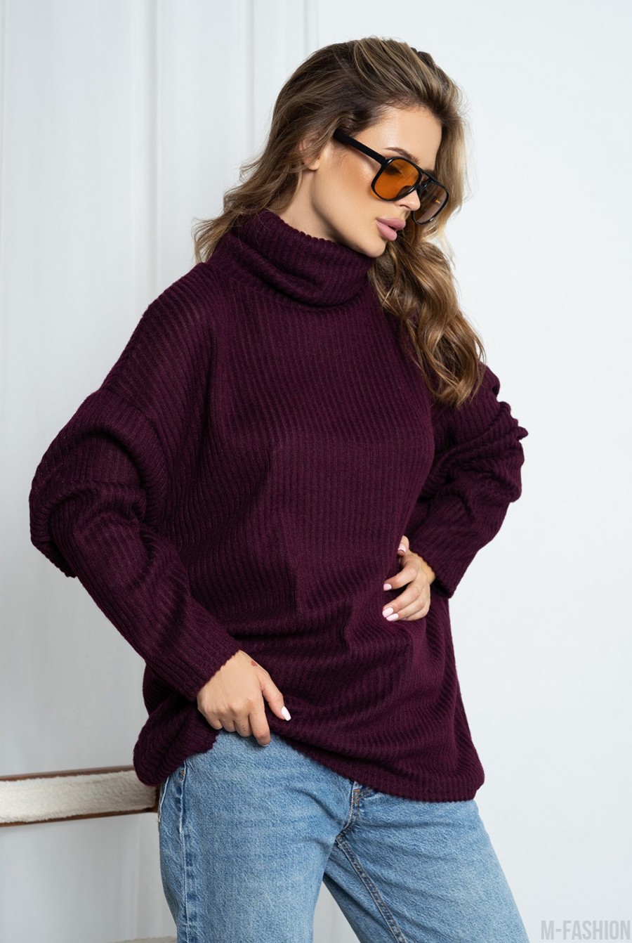 Фиолетовый удлиненный свитер с высоким горлом - Фото 2