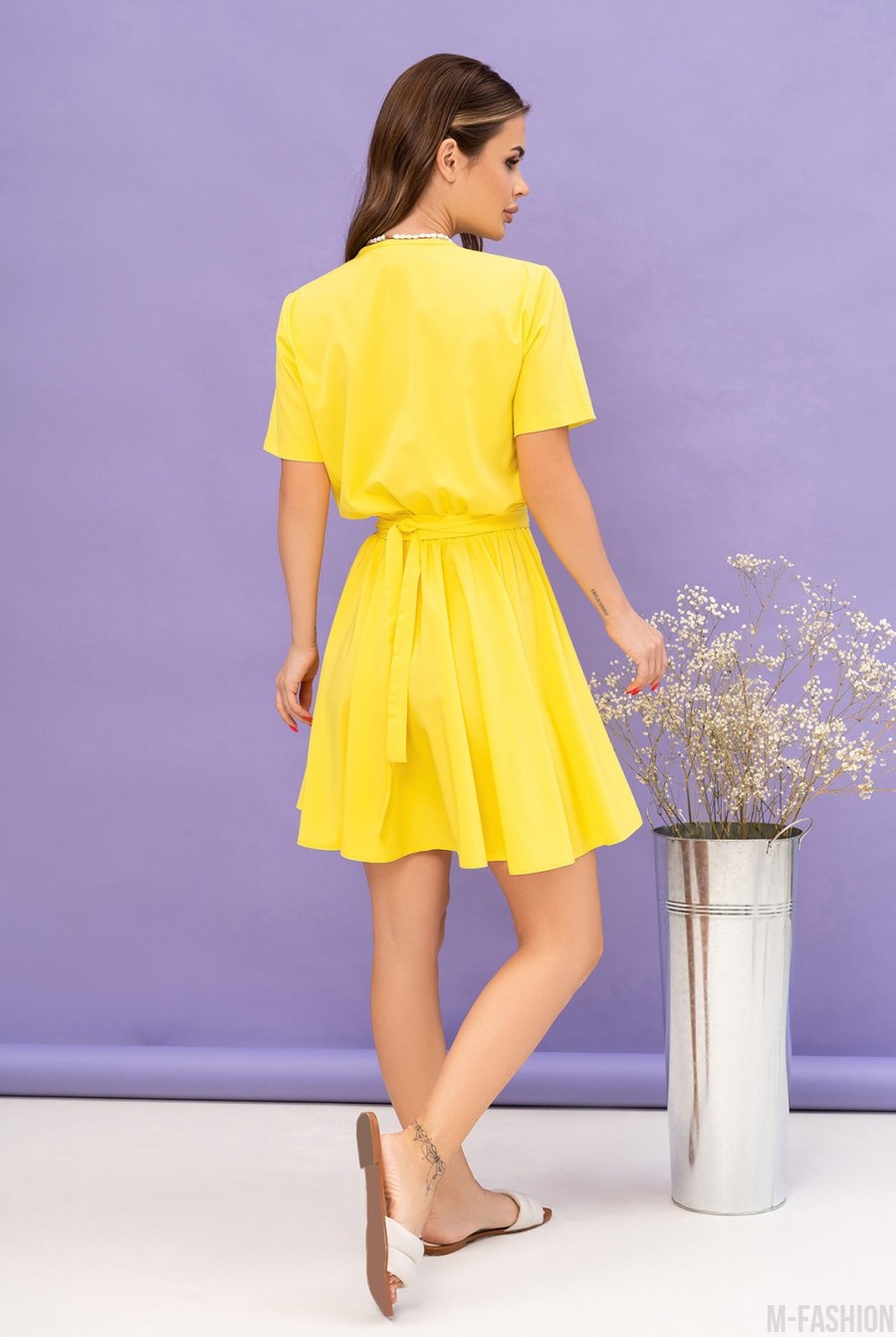 Желтое платье-халат с пышной юбкой - Фото 3