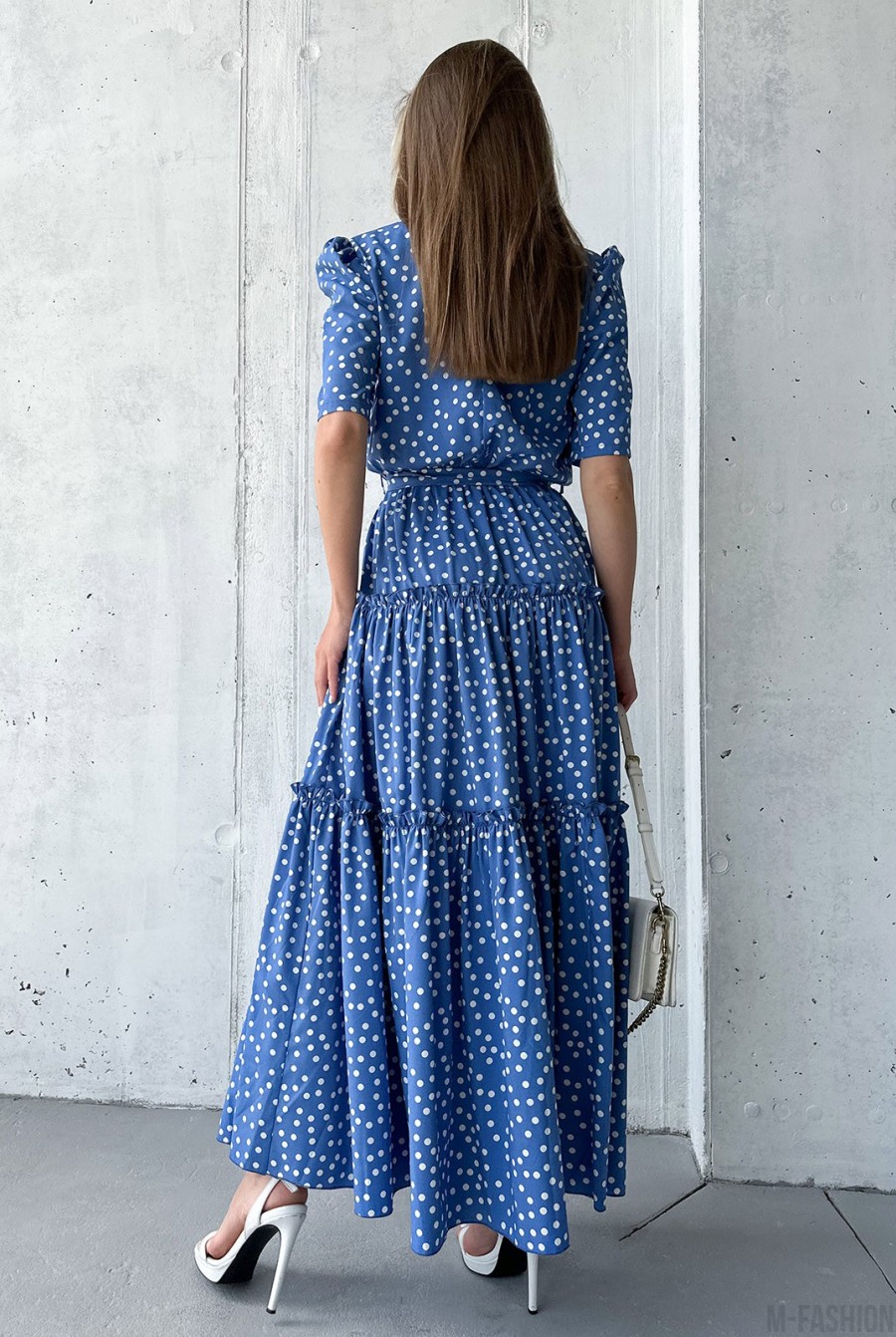 Голубое длинное платье в горошек - Фото 3