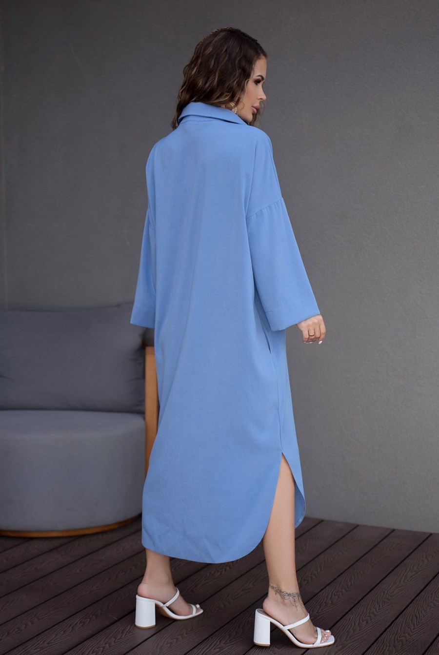 Голубое платье-рубашка свободного кроя - Фото 3