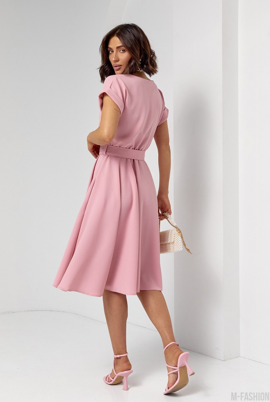 Розовое однотонное платье миди длины - Фото 2