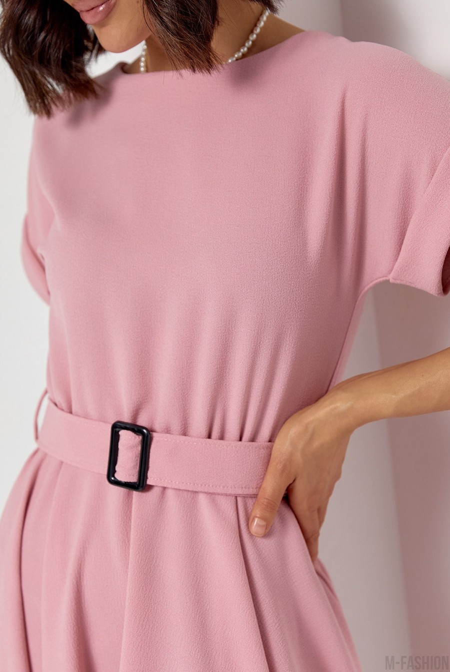 Розовое однотонное платье миди длины - Фото 4