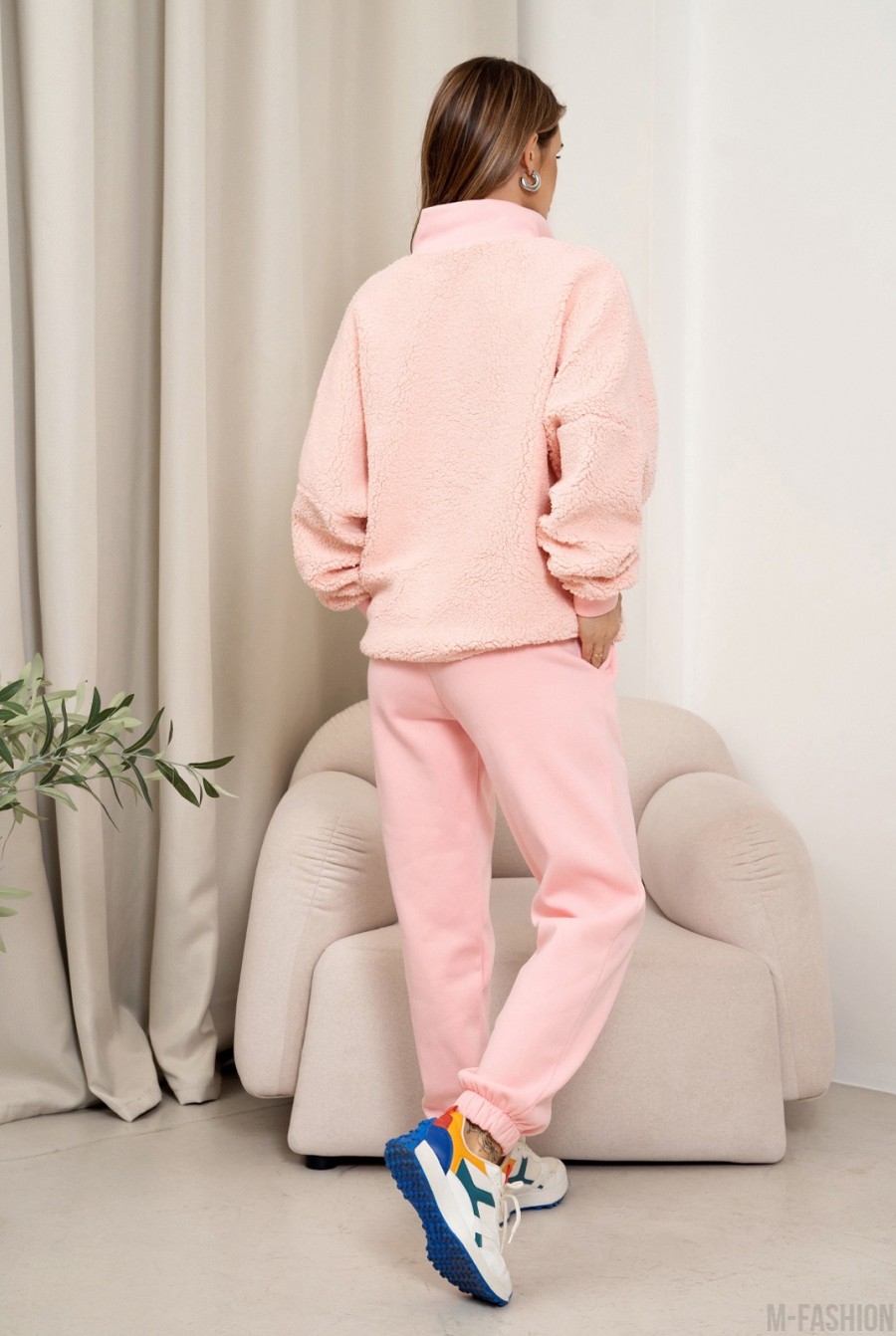 Розовый тепый костюм с вставками - Фото 3