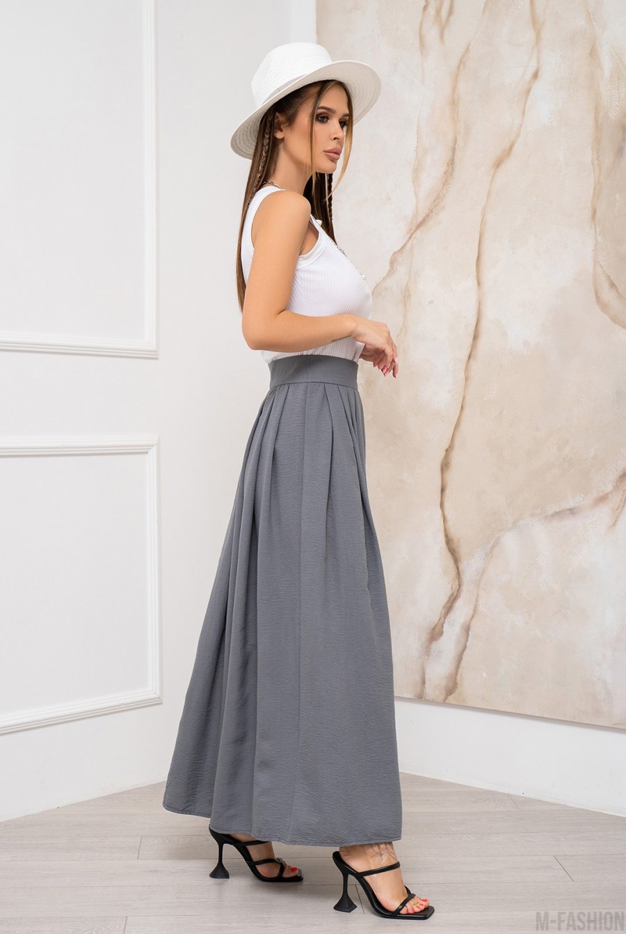 Серая текстурированная юбка со сборками - Фото 2