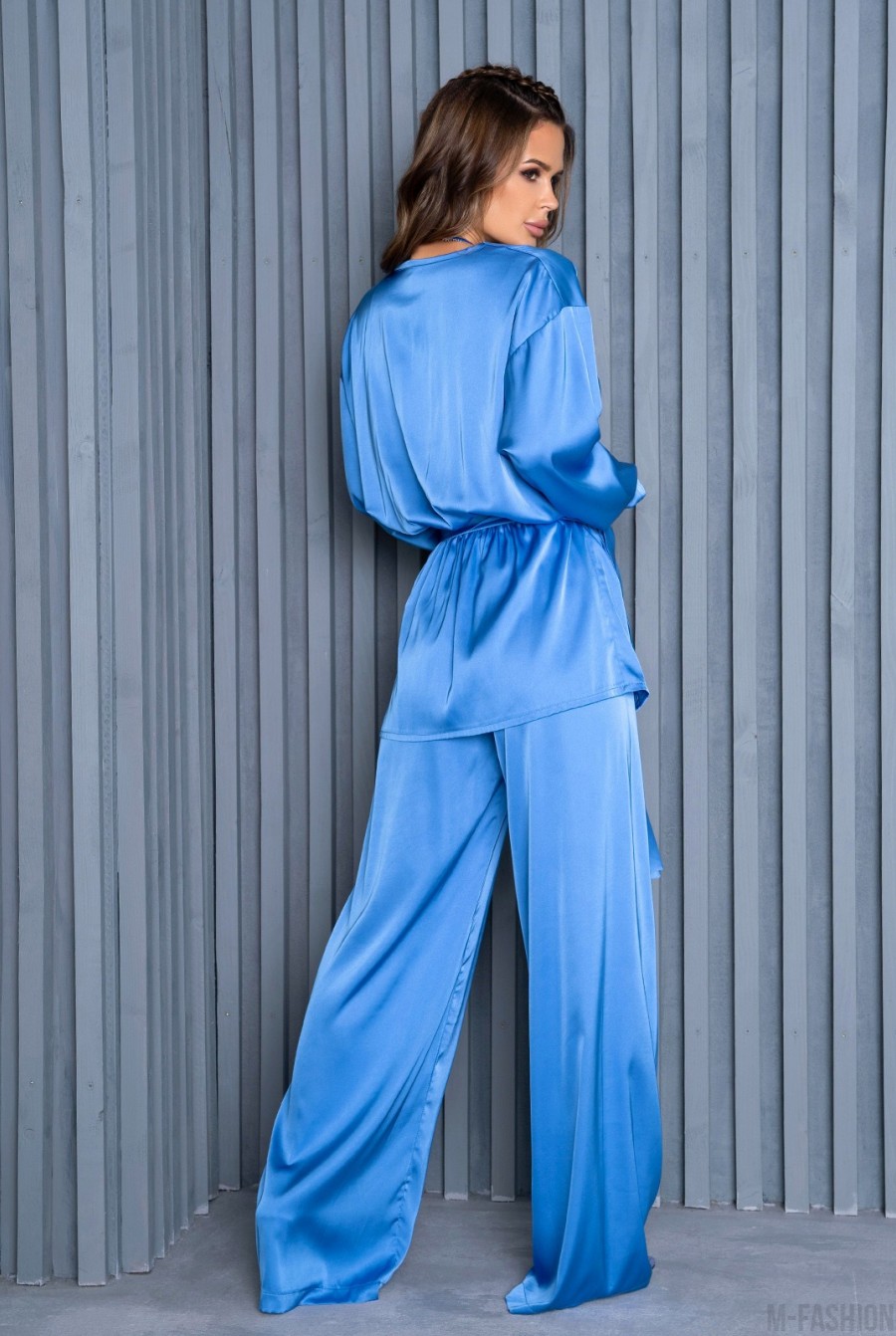 Шелковый голубой костюм в пижамном стиле - Фото 3