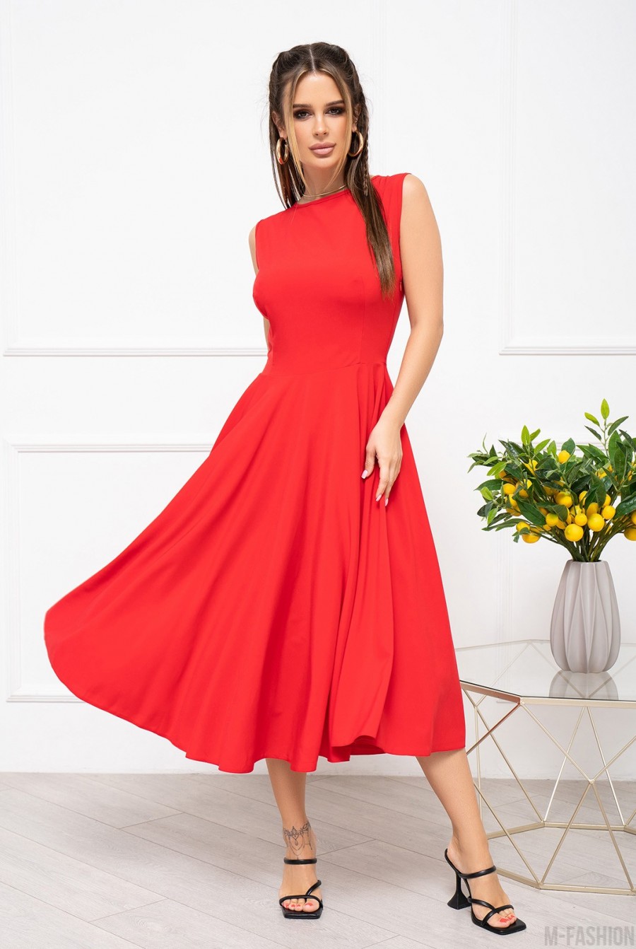 Красное классическое платье без рукавов  - Фото 1
