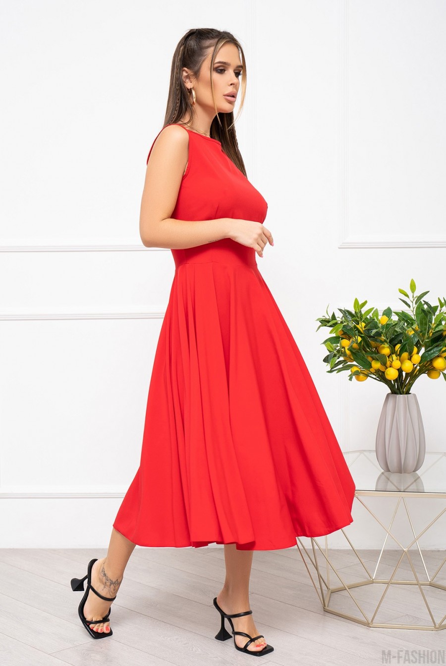 Красное классическое платье без рукавов - Фото 2