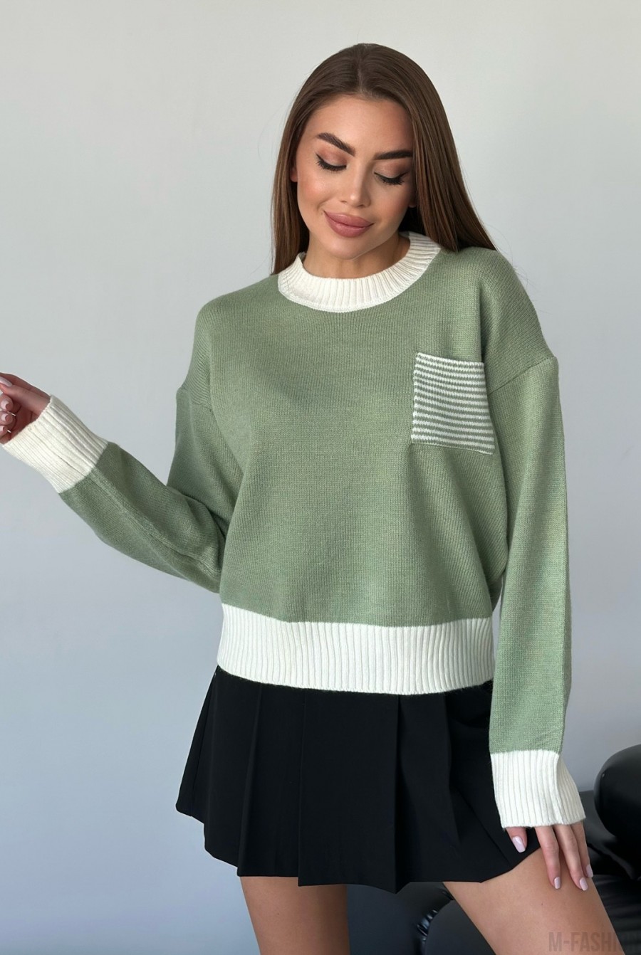 Ангоровый свитер цвета хаки с карманом  - Фото 1