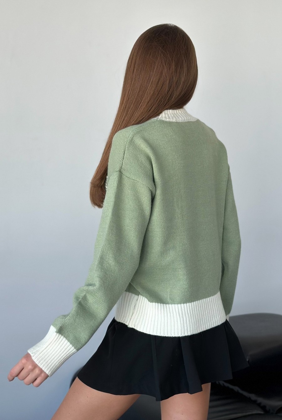 Ангоровый свитер цвета хаки с карманом - Фото 3