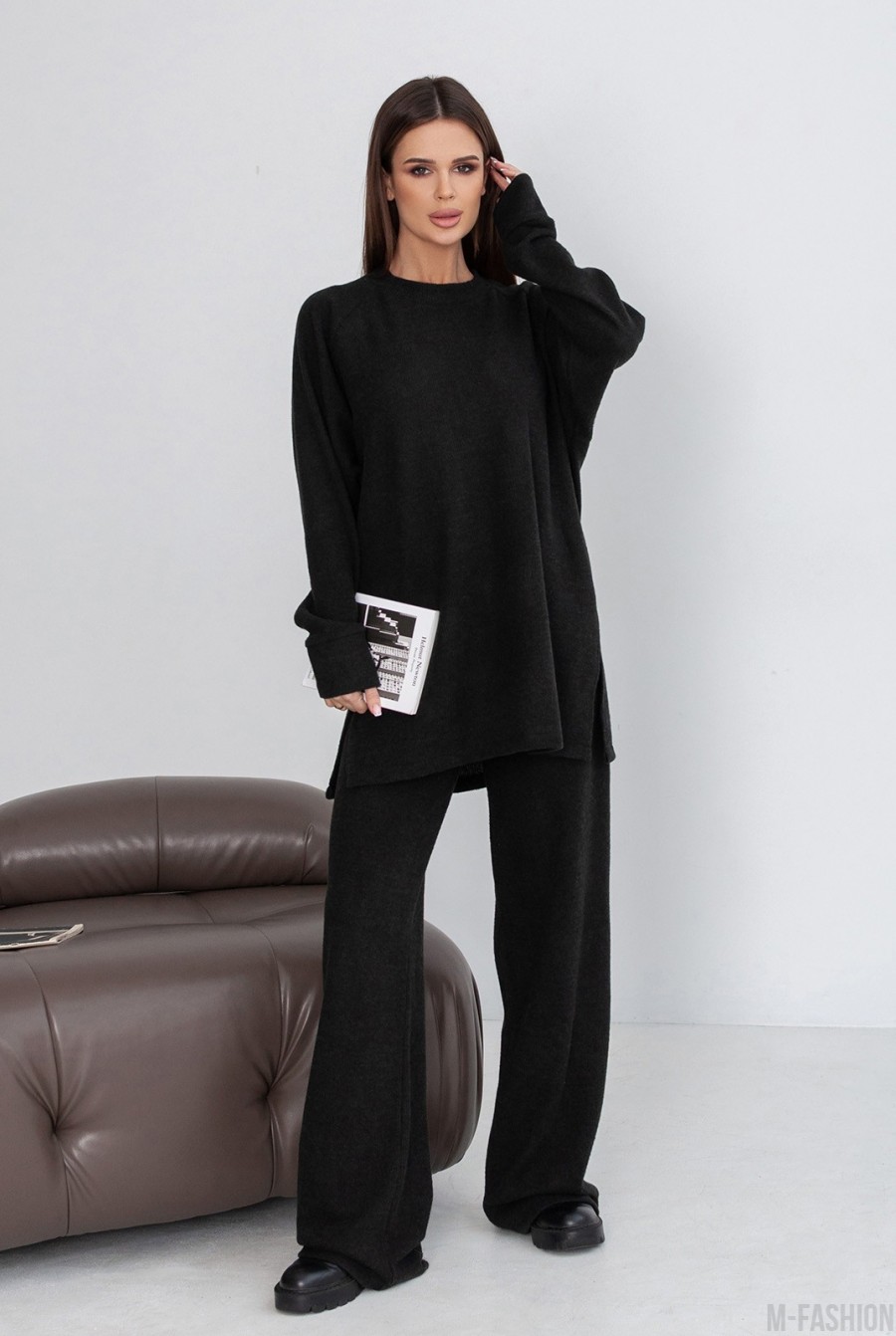 Черный ангоровый костюм с кофтой и широкими штанами  - Фото 1