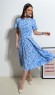 Голубое приталенное платье с принтом