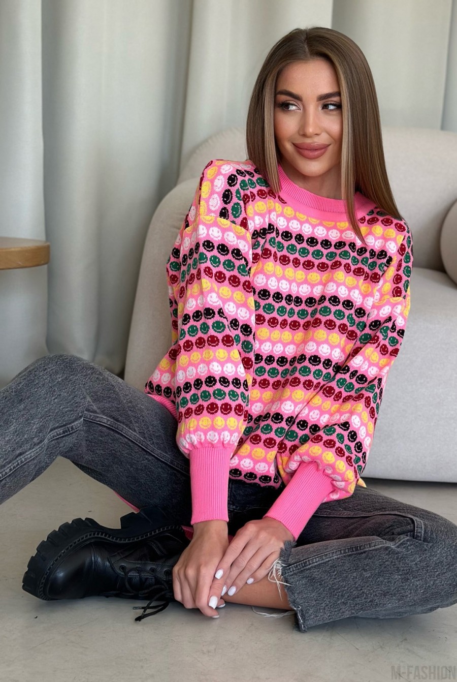 Розовый шерстяной свитер со смайликами - Фото 2