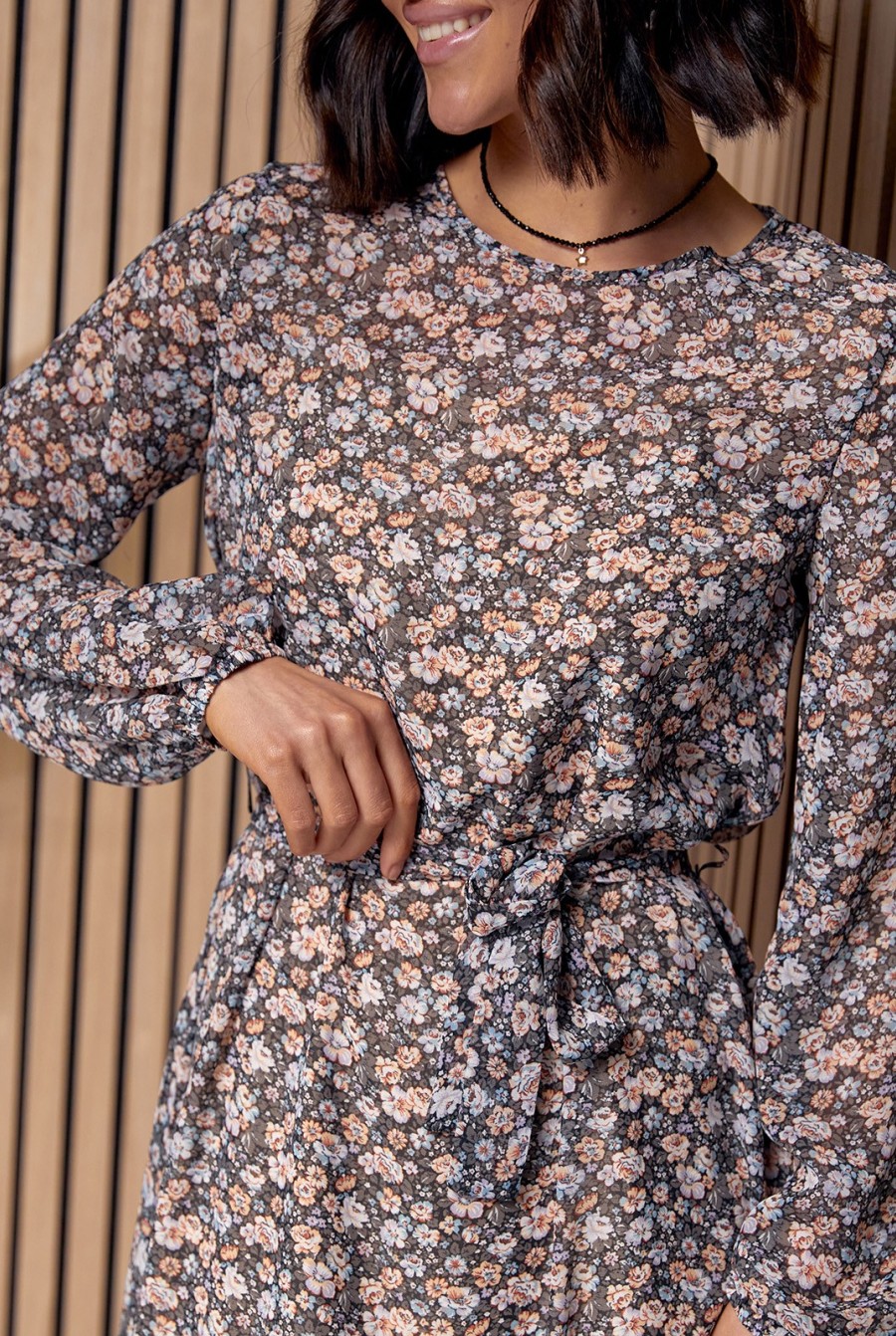 Шифоновое цветочное платье с нижним воланом - Фото 4