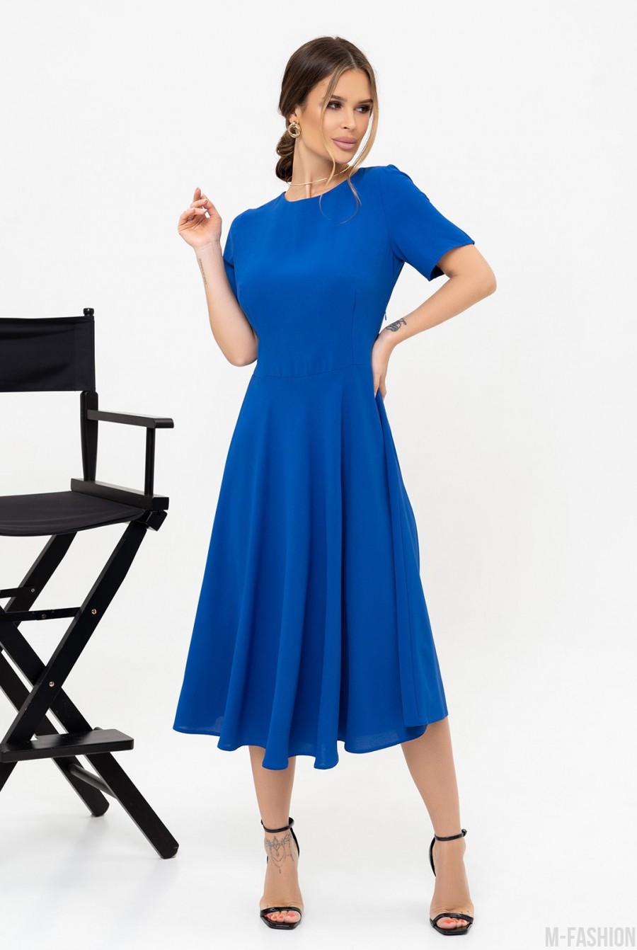 Синее платье классического кроя  - Фото 1