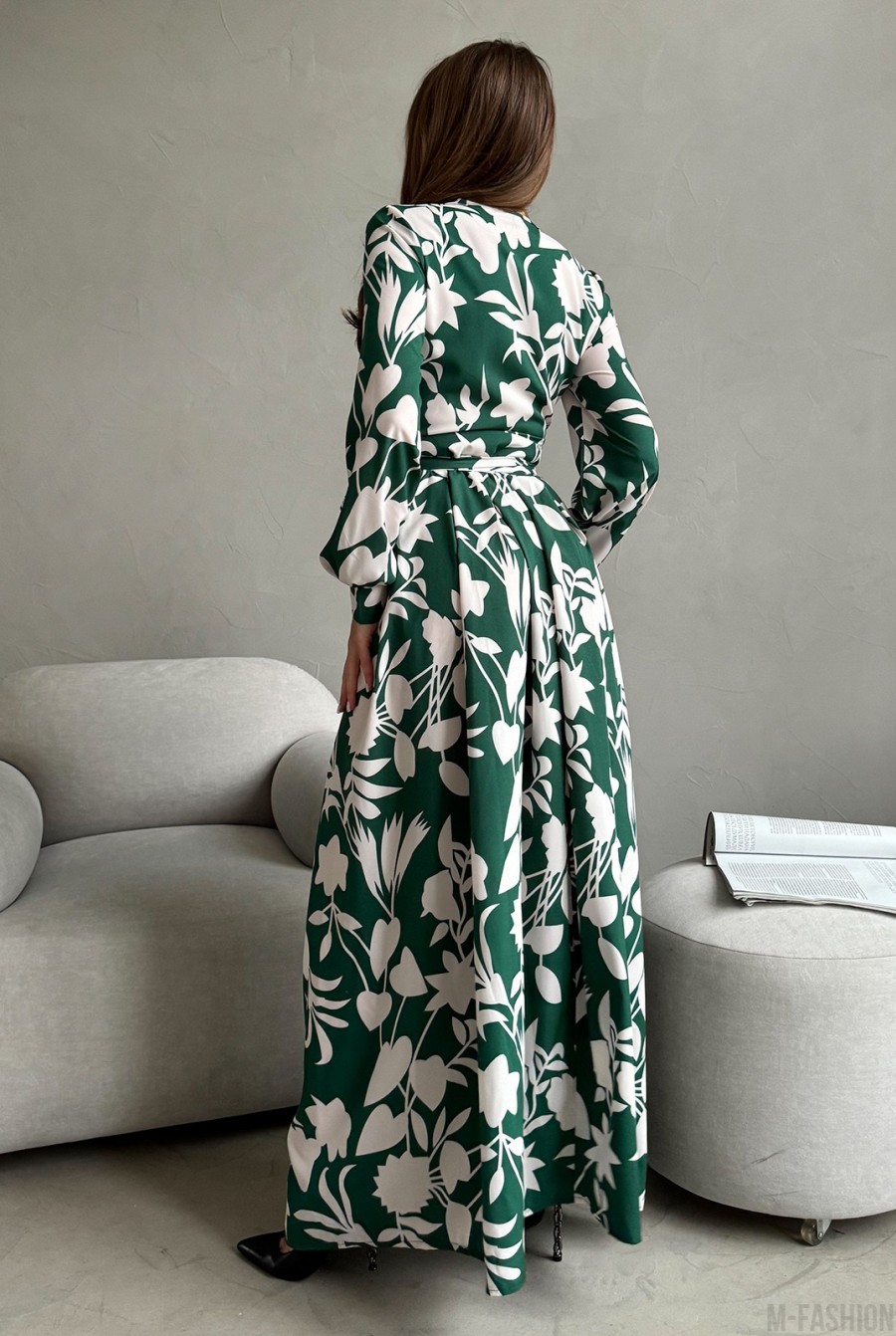 Зеленое длинное платье-халат с принтом - Фото 3