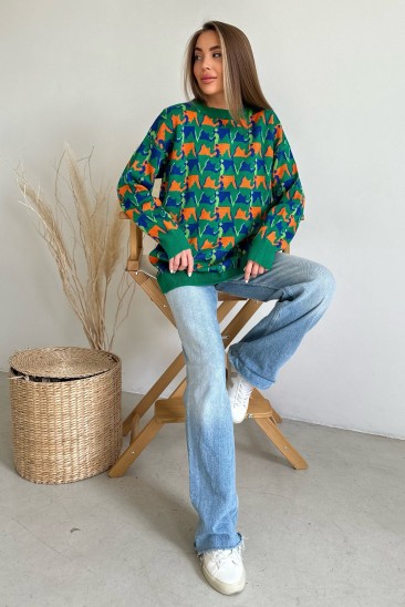 Зеленый свободный свитер с орнаментом