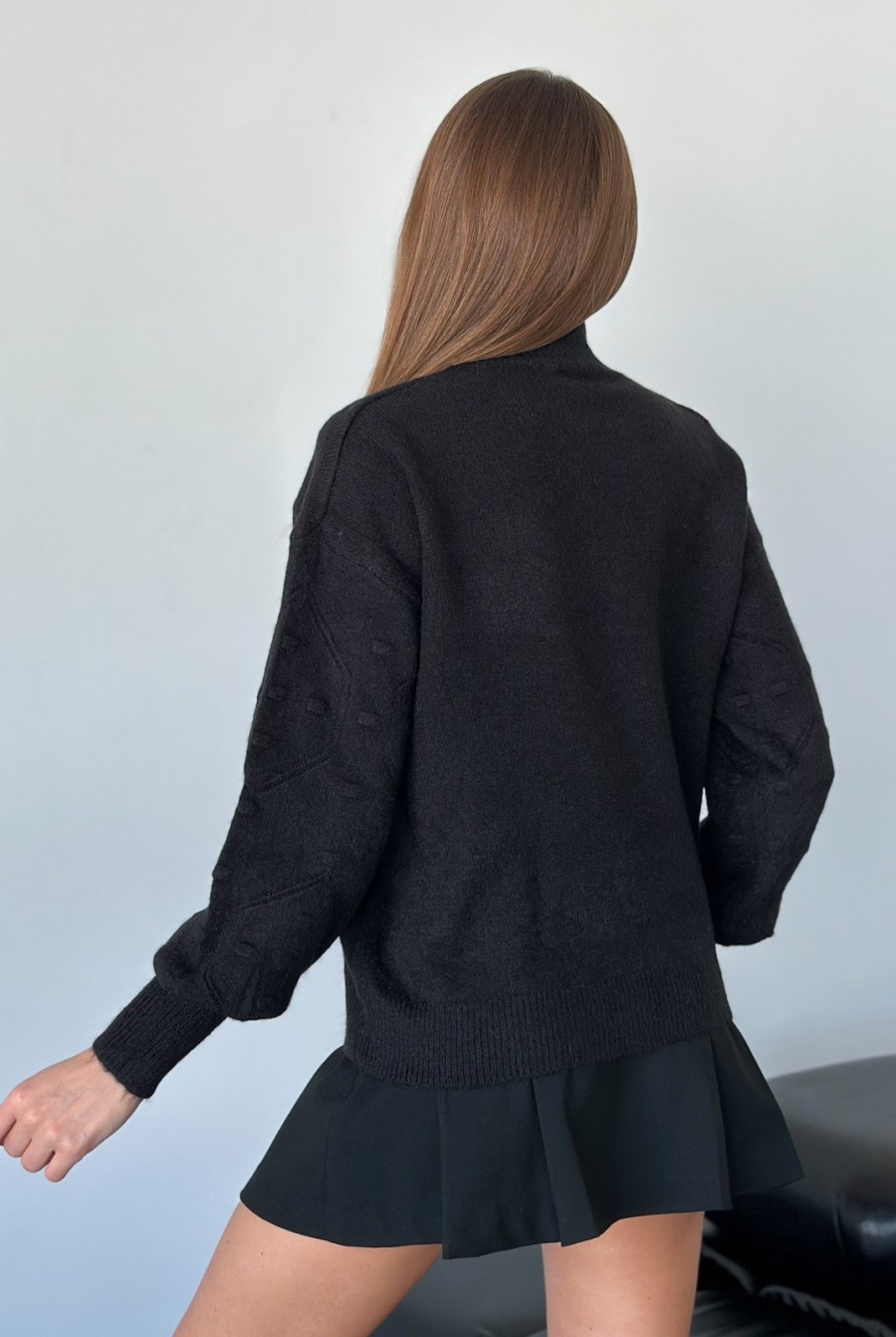 Ангоровый черный свитер с объемными рукавами - Фото 3