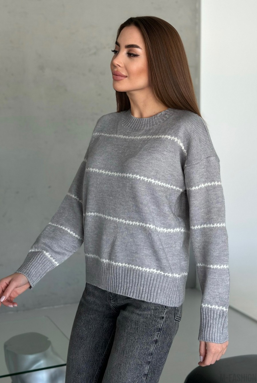 Ангоровый вязаный свитер серого цвета в полоску - Фото 2