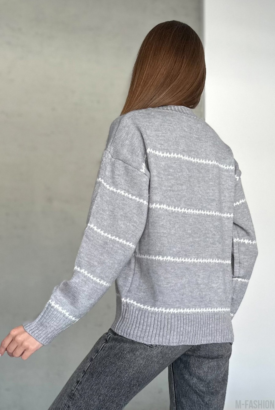 Ангоровый вязаный свитер серого цвета в полоску - Фото 3
