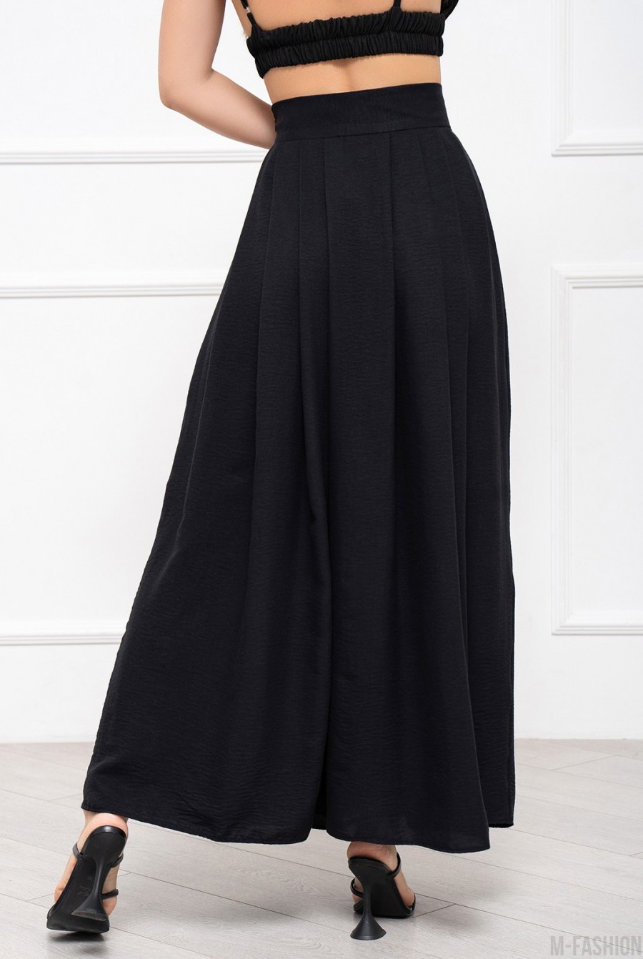 Черная текстурированная юбка со сборками - Фото 3