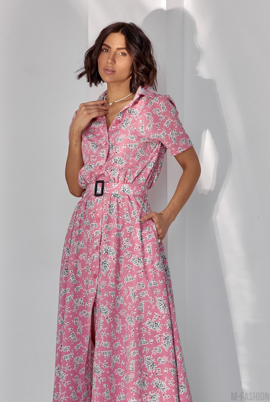 Длинное розовое платье-рубашка с цветочным принтом - Фото 2