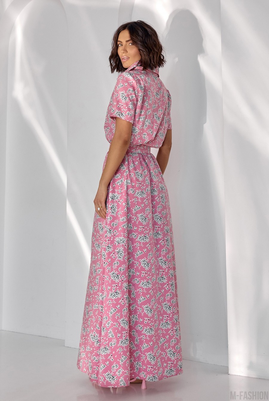 Длинное розовое платье-рубашка с цветочным принтом - Фото 3