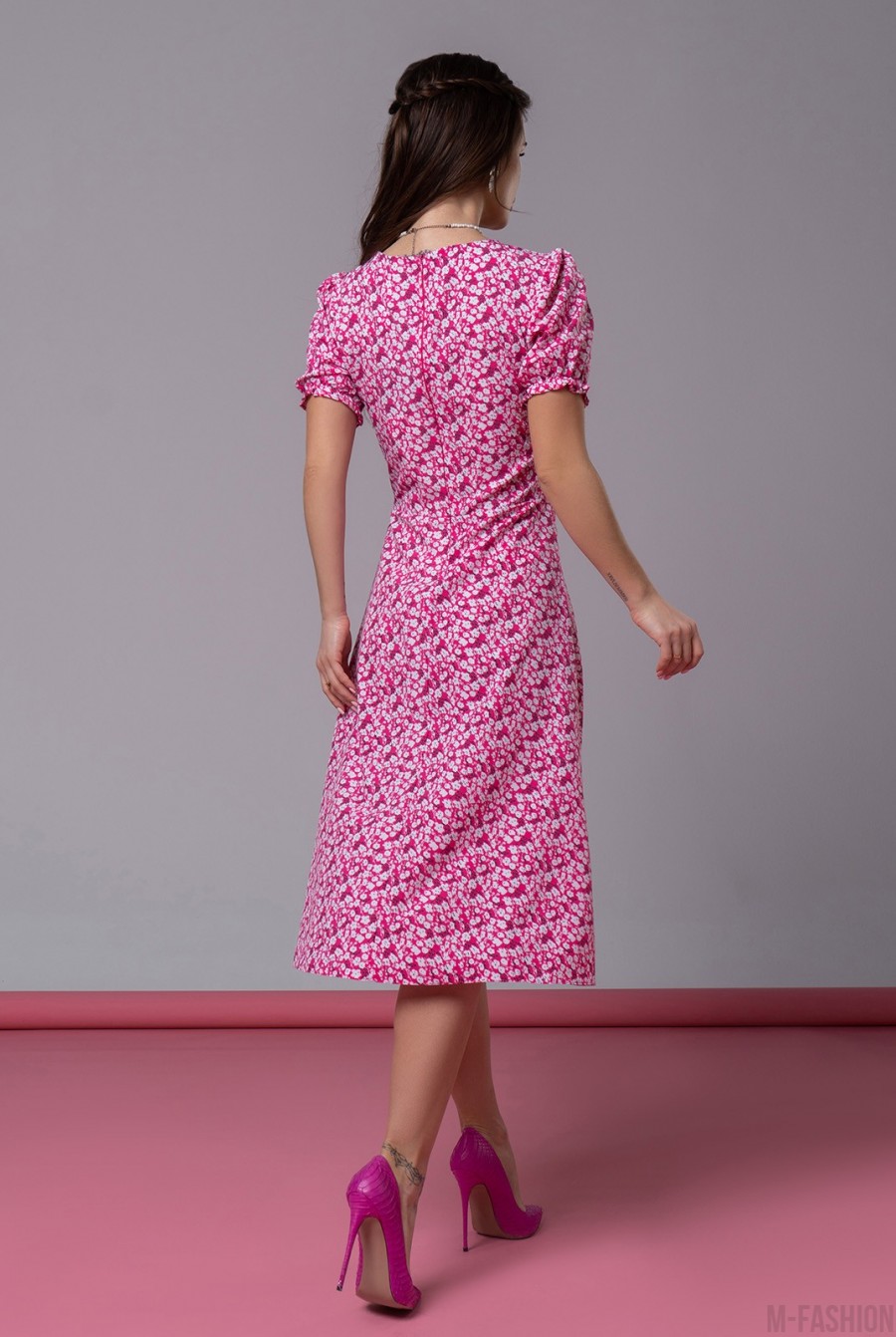 Малиновое ретро платье с цветочным принтом и разрезом - Фото 3