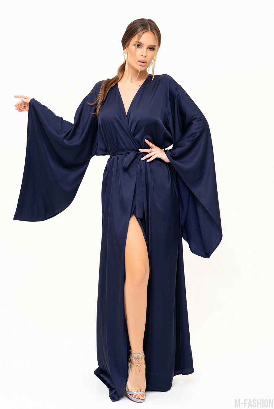 Темно-синее шелковое длинное платье-халат на запах  - Фото 1